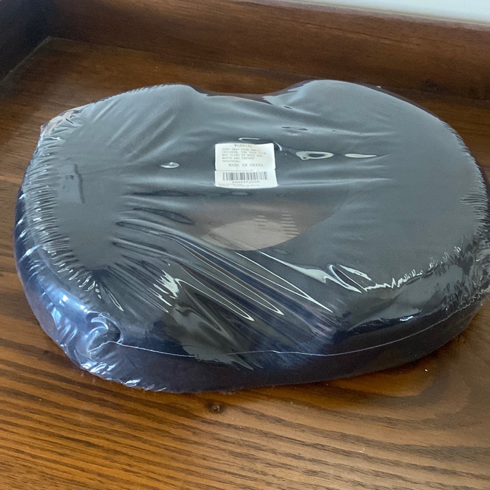 Donut Pillow Seat NWT